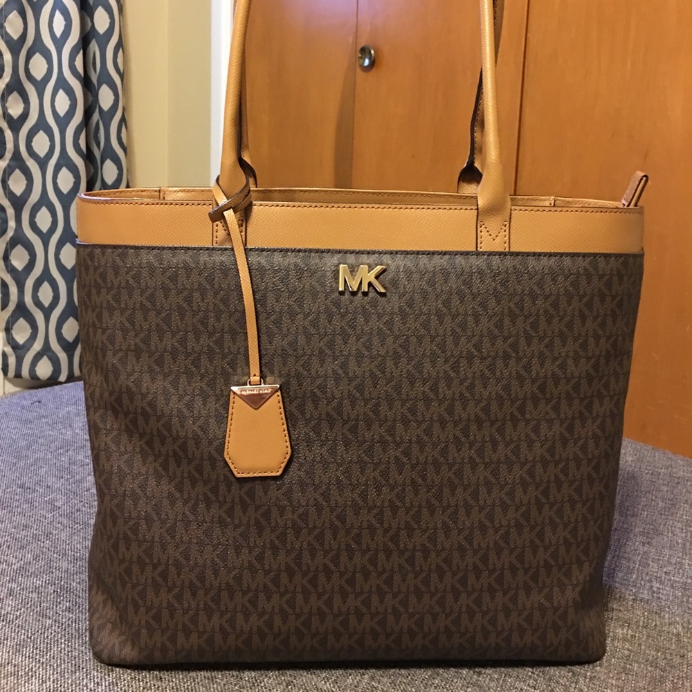 Michael Kors Maddie Tote